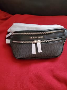 New arrival... Michael Kors waist bag ❤️