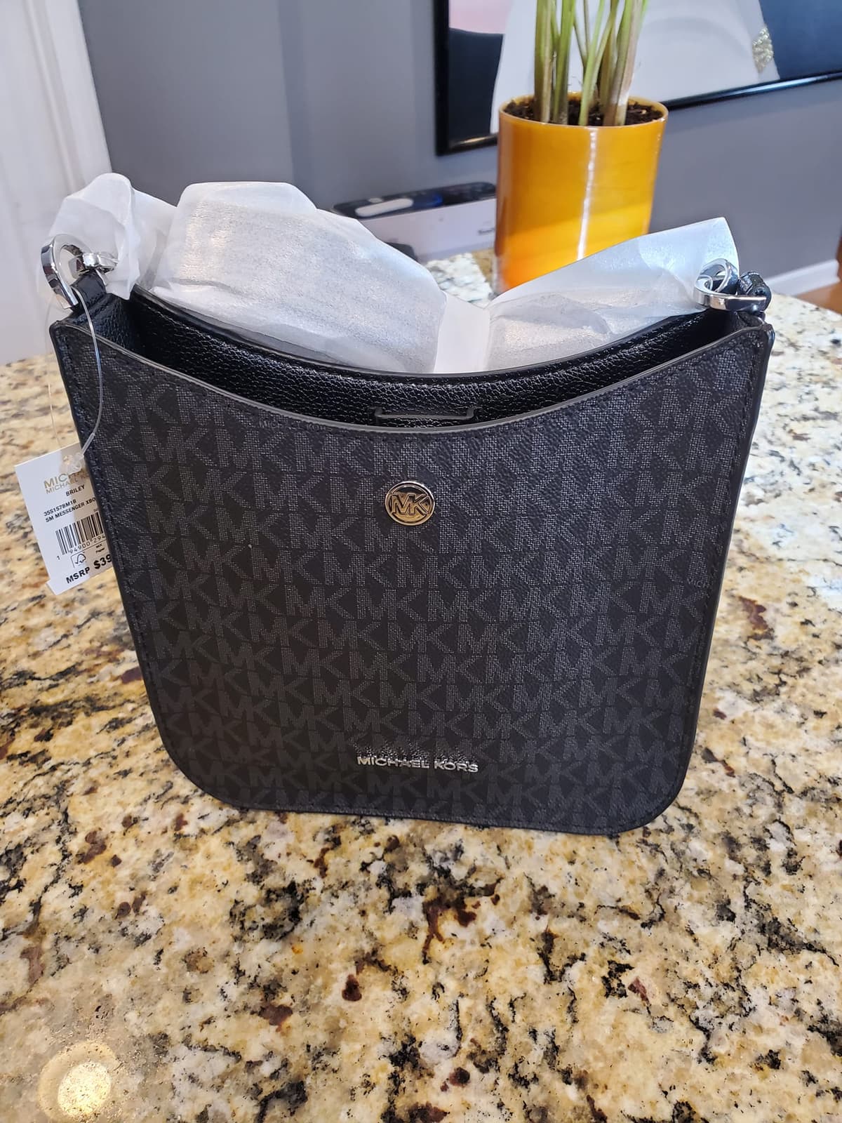 New Arrival... Michael Kors Briley Small Messenger Bag ❤️❤️