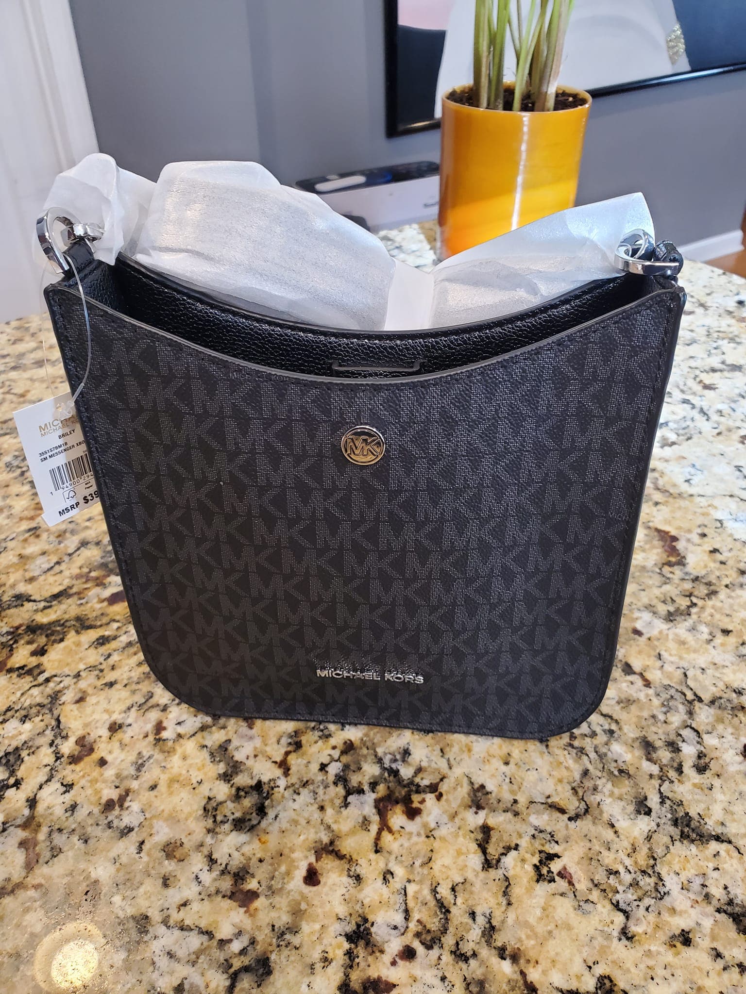 New Arrival... Michael Kors Briley Small Messenger Bag ❤️❤️