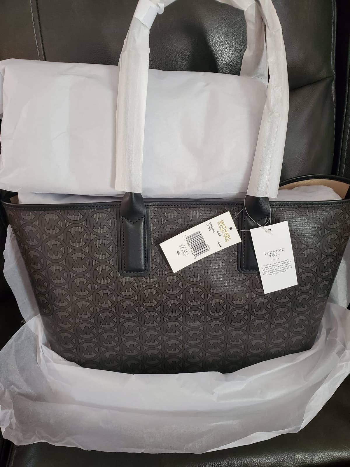 New arrival.. Michael Kors Jodie Lg Tote